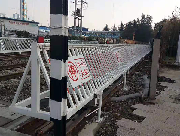 DPM-TL型平移式鐵路道口電動欄門