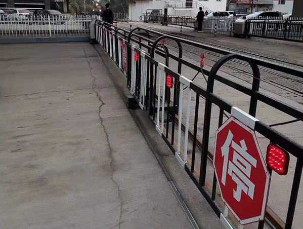 DPM-TL型平移式鐵路道口電動欄門