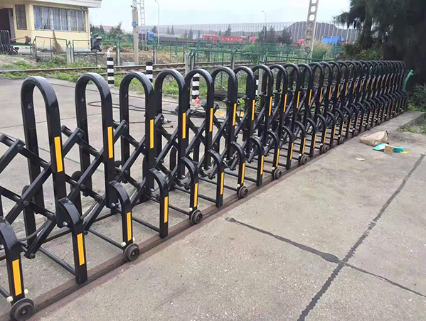 DSM-TL型伸縮式鐵路道口電動(dòng)欄門